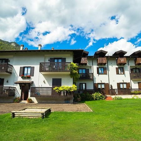 Casa Enrico Apartment Pieve Di Ledro Ruang foto