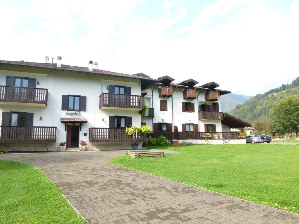 Casa Enrico Apartment Pieve Di Ledro Ruang foto
